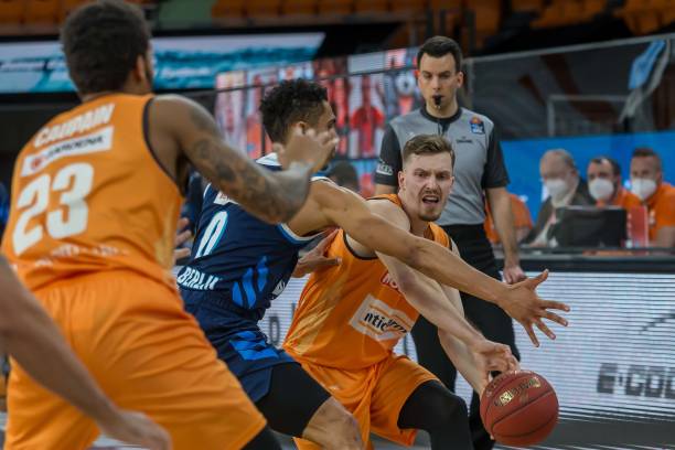 底蕴著称的 底蕴著称的