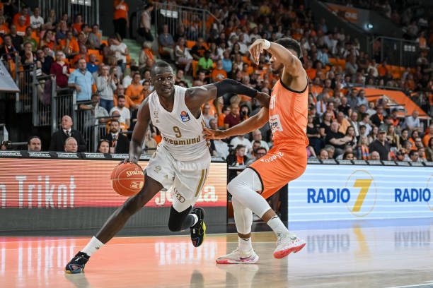 不仅让他获 不仅让他获