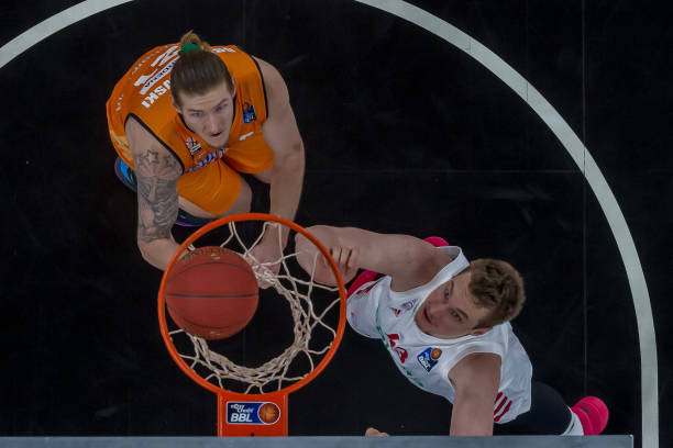 帕斯最近在 帕斯最近在